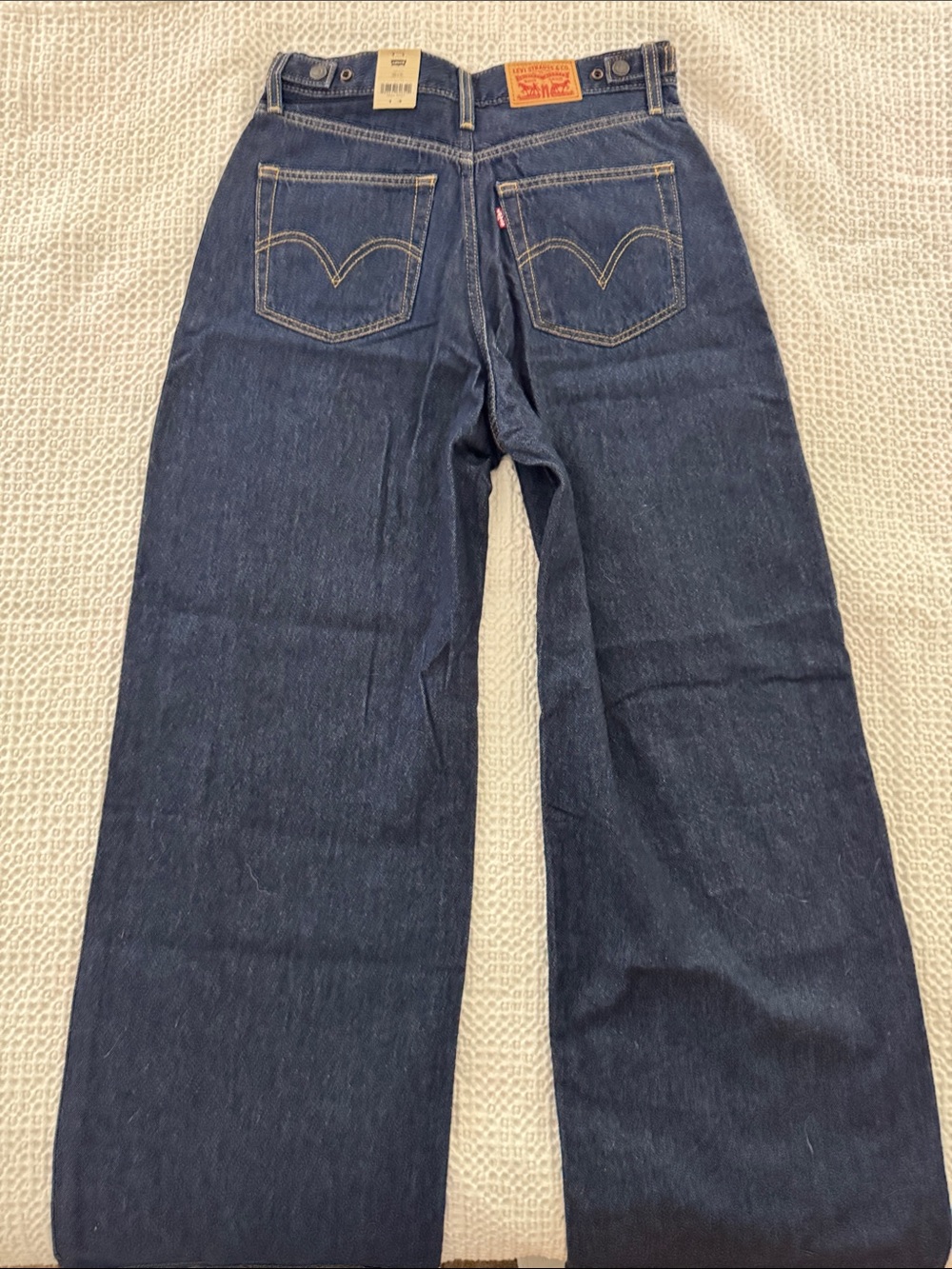 Levi's Women’s Indigo Relaxed Wide-Leg Jeans - Picture 5 of 6